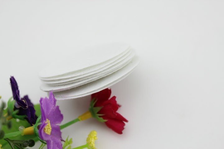 흰색 부직포 원형 펠트 패브릭 패드 액세서리 공예, DIY 홈 패치 꽃 액세서리, 300 개/로트, 2-5cm