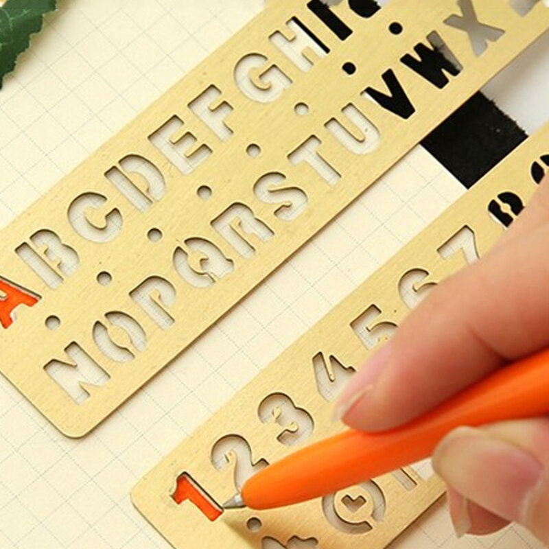Perlengkapan alat tulis sekolah penggaris logam kuningan lurus, penanda buku penggaris lurus logam Korea, templat angka huruf