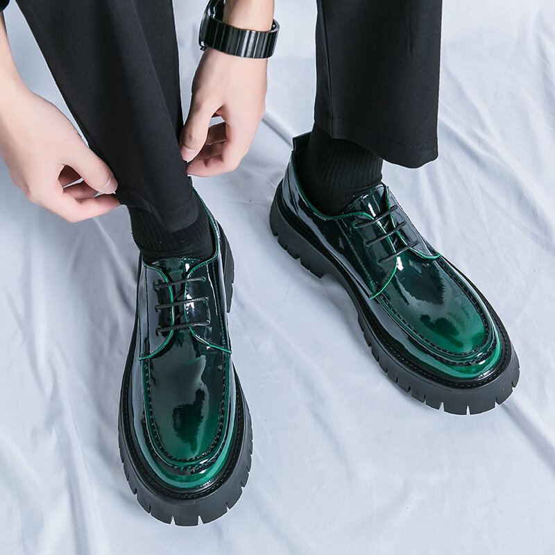 2024 Business Dress uomo scarpe formali Slip On Dress Shoes Mens Oxfords calzature scarpe in pelle di alta qualità per mocassini da uomo