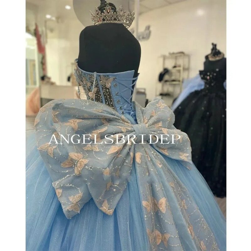 Z duża kokarda niebieskie sukienki Quinceanera suknią balową bez rękawów aplikacje 3D motyl Vestidos De 15 Años