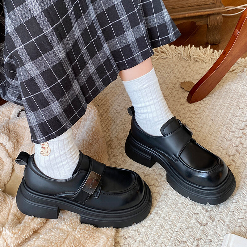 Britse Stijl Retro Vrouw Schoenen Casual Dames Sneakers Loafers Met Bont Oxfords Herfst Flats Ondiepe Mond Klompen Platform Gemengd