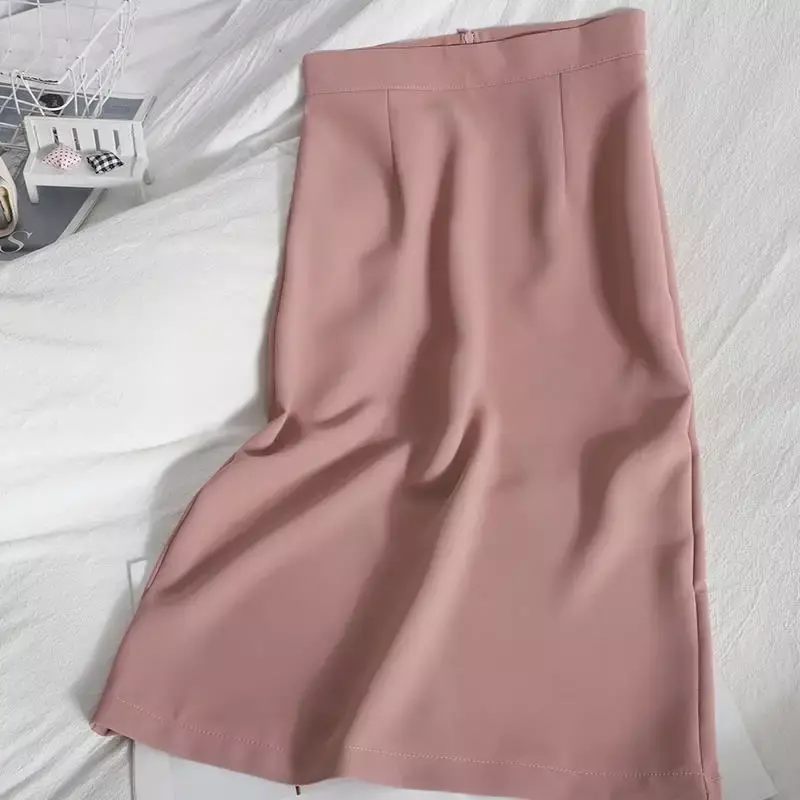 Новая приталенная розовая юбка средней длины для весны и лета