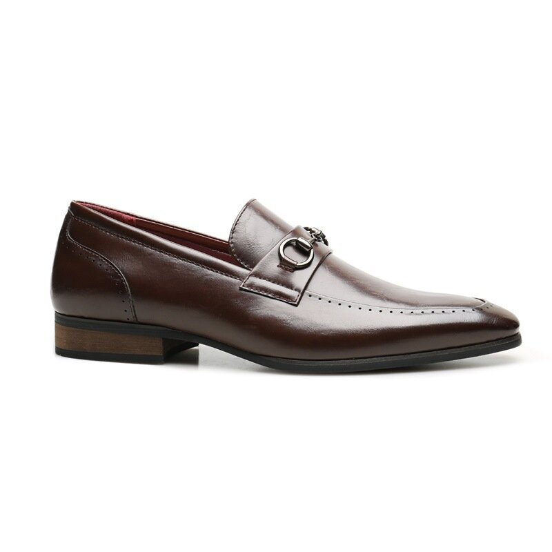 Męskie mokasyny Vintage w jednolitym kolorze spiczaste noski ozdoby metalowe wsuwane brązowe skórzane buty biznesowe imprezowe but marynarski biurowe