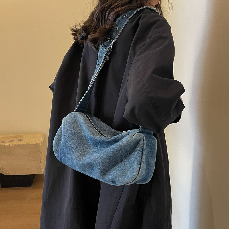 Простая и универсальная вместительная сумка-тоут для женщин, новинка 2024, зимняя джинсовая сумка через плечо с диагональным перекрестным ремнем
