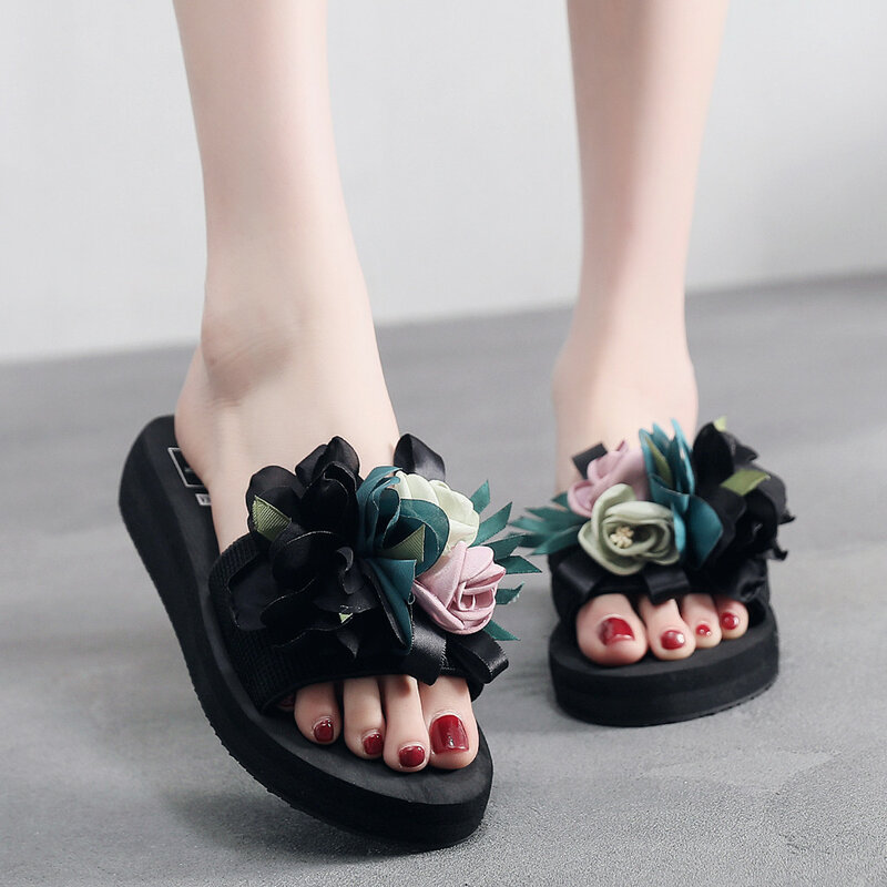 รองเท้าแตะชายหาดลายดอกไม้สำหรับผู้หญิงสไตล์โบฮีเมียนส้นเตารีดรองเท้าแตะสวมสบายส้นรองเท้า2024ลำลอง