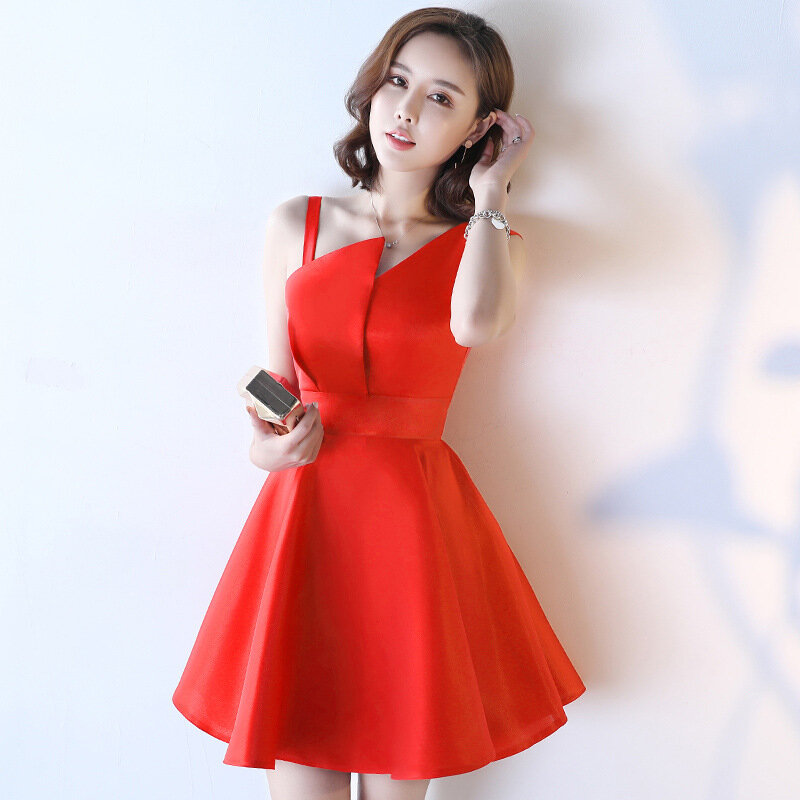 Nowa koreańska wersja sukienki krótka nieregularna dekolt w talii przylegająca elegancka sukienka Party mała sukienka damska