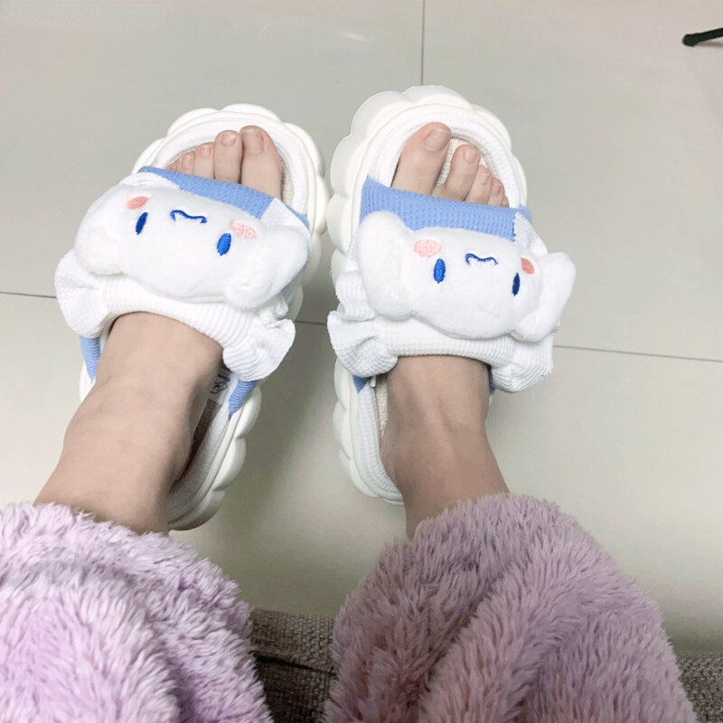 Sandálias Sanrio Hello Kitty Cinnamoroll para mulheres, chinelos casuais, sola plana doce, sapatos de casa respiráveis, verão, Y2K, Kuromi