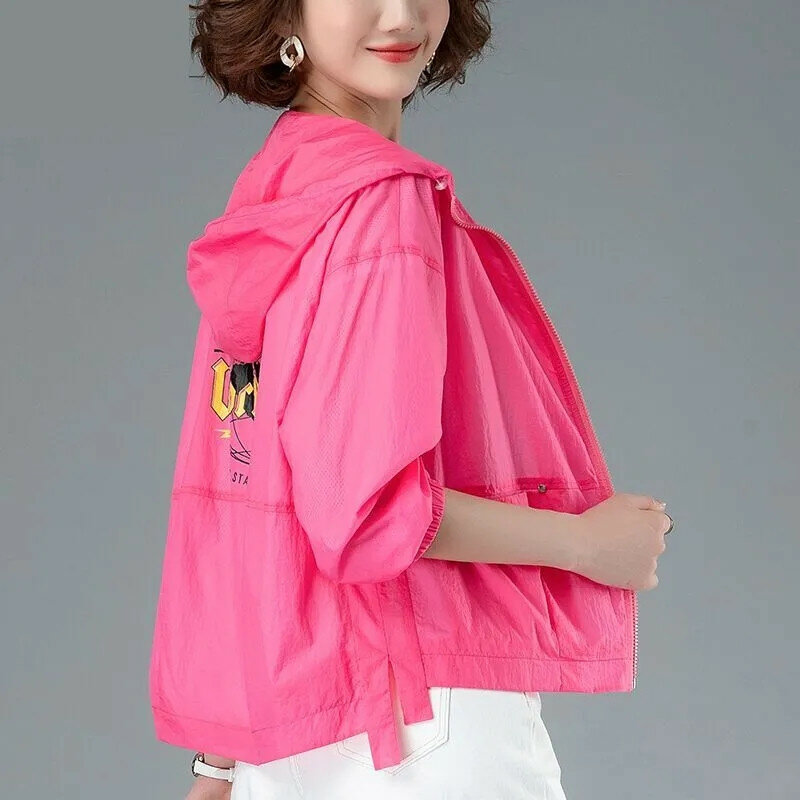2024 baru pakaian tabir surya wanita bernapas perlindungan UV musim panas versi Korea jaket tipis longgar kasual dicetak pakaian luar