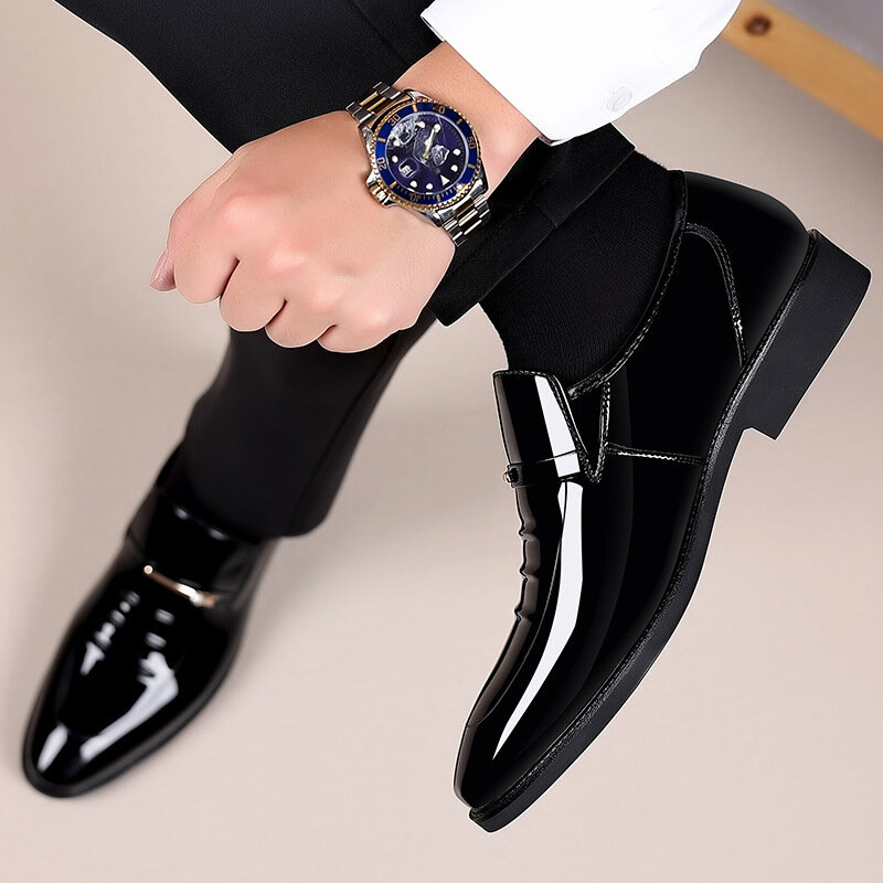 Men Luxury Party Wedding Plus Size Shoes 2024 NEW Patent Leather Shoes for Man Business Shoes Casual Point Toe Slip on Loafers