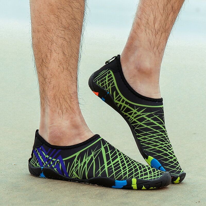 Zapatos acuáticos de secado rápido para hombre y mujer, zapatillas de natación Unisex para surfear y nadar, zapatillas de goma para la playa, tallas 35-46