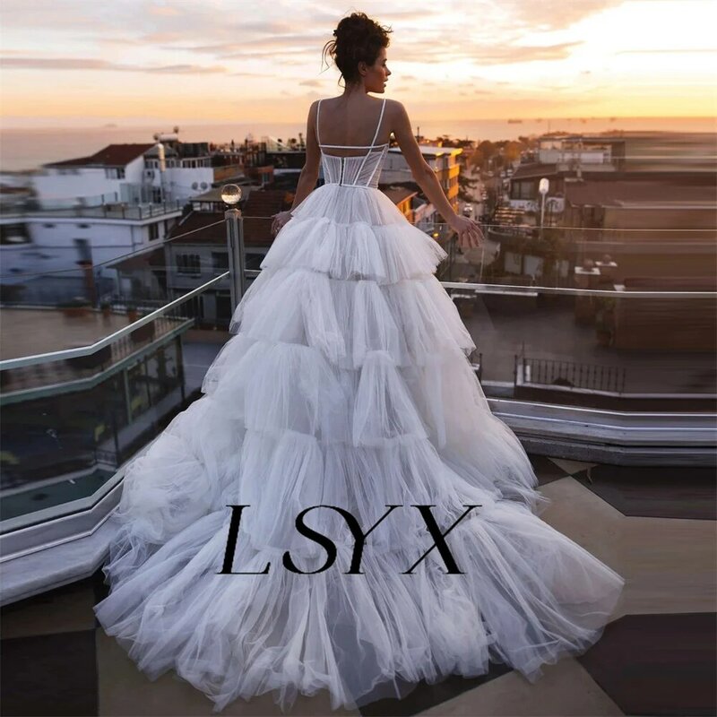 LSYX kochanie bez rękawów paski Spaghetti tiulowa plisa warstwowa suknia ślubna z zamkiem na zamek tylnym korcie suknia ślubna na zamówienie