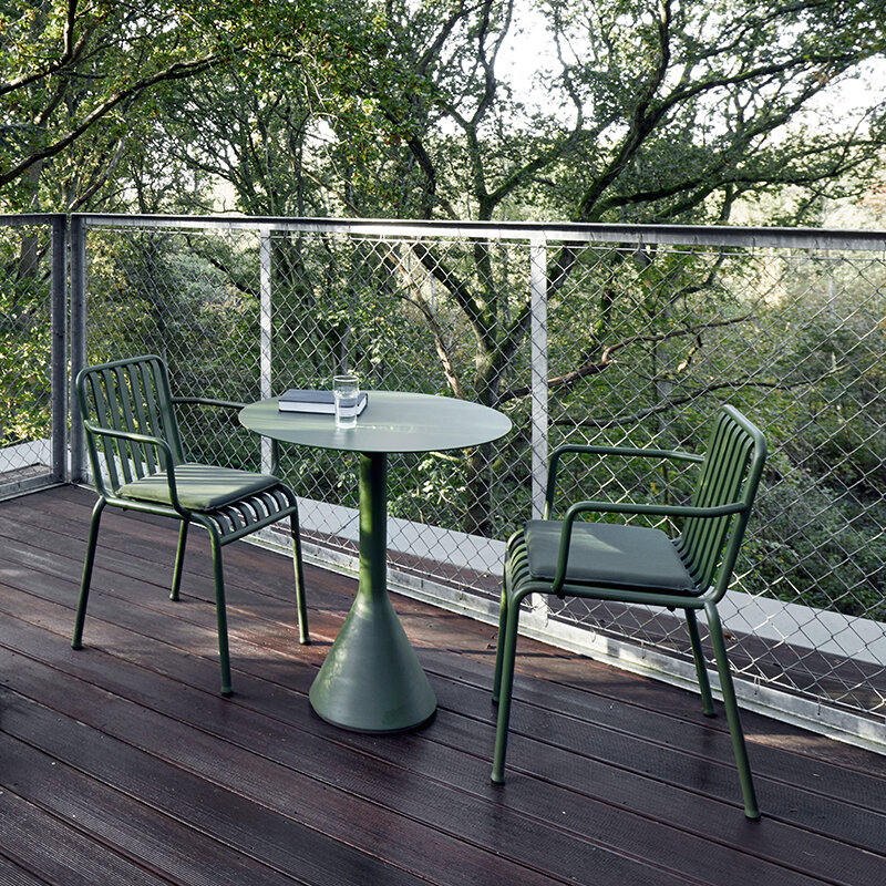 Современный дизайнерский кофейный столик на балконе, креативные садовые журнальные столики, минималистичные аксессуары для салона, дома