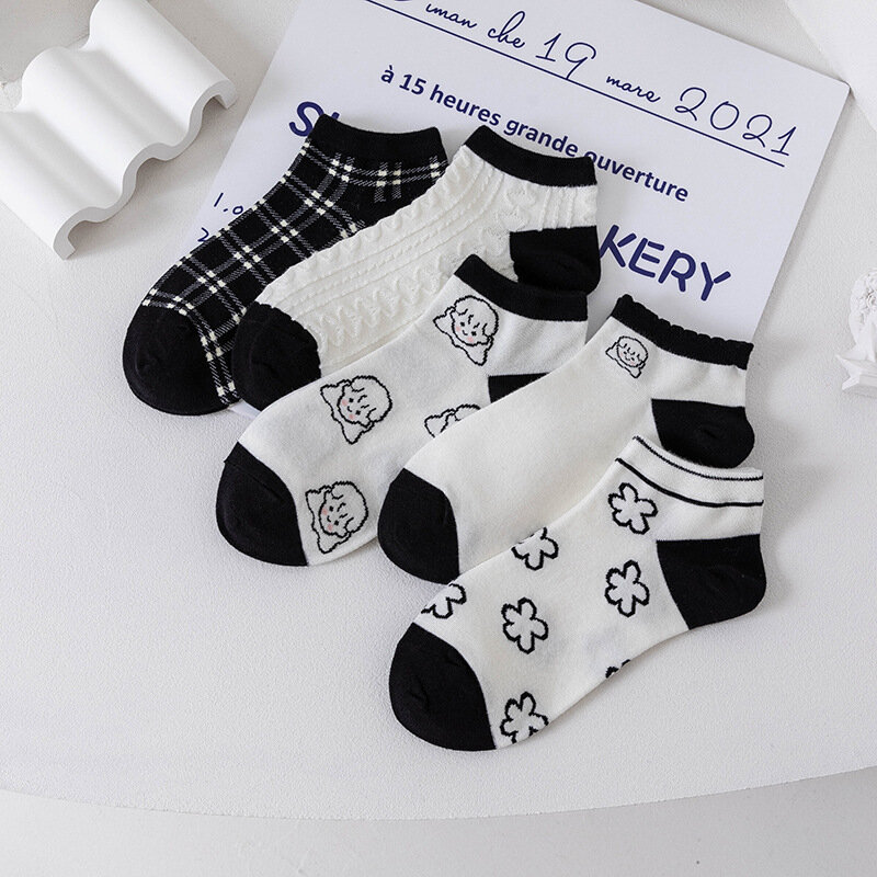 Calcetines huecos de oso para mujer, medias de primavera y verano, estilo coreano, japonés, bonito, blanco, 5 pares, novedad de 2022