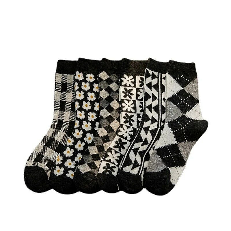 Women Black White Wool Socks Female Winter Warm Japanese Style Ladies Socks Plaid Retro Check Flower Print Harajuku Girls Sock