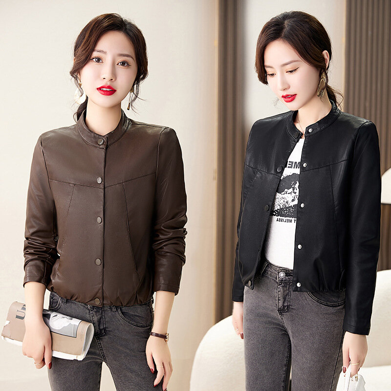 Jaket kulit versi Korea wanita, jaket kulit domba versi Korea kasual serbaguna pendek dicuci Musim Semi 2024
