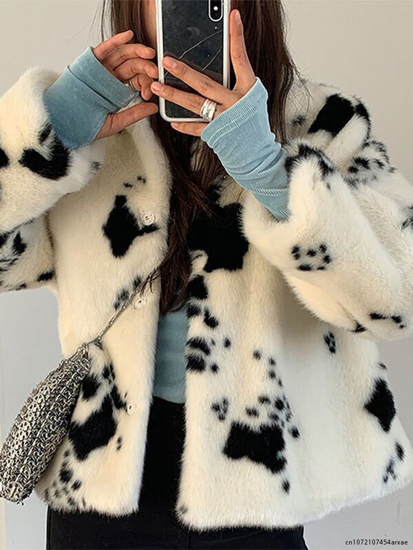 따뜻한 인조 모피 루즈핏 소 프린트 재킷 및 코트 여성용, 두꺼운 한국 버튼 업 패션 블랙 화이트 겨울 의류