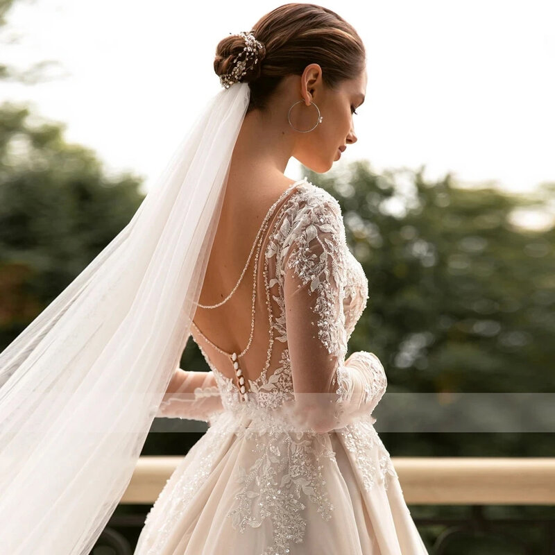 Gaun pernikahan Exquisite, gaun ilusi kerah V dalam manik-manik kancing Tulle, Applique renda untuk pesta Formal pengantin