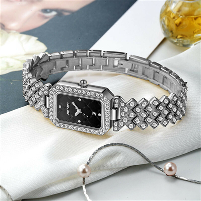 นาฬิกาข้อมือควอทซ์แฟชั่นสำหรับผู้หญิงสายโรมันเพชรแวววาวกันน้ำดูหรูหราใหม่