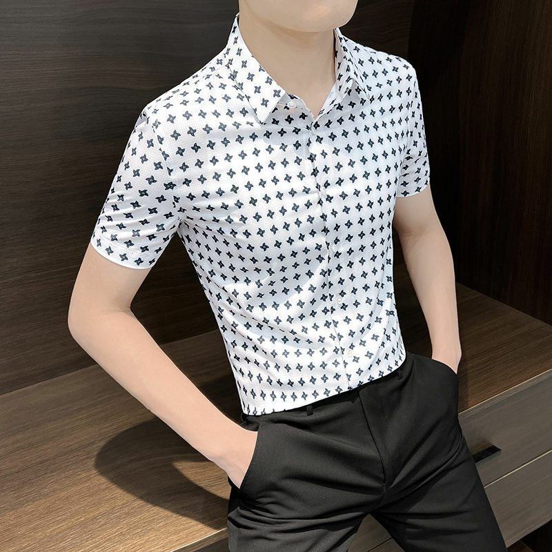 Рубашка мужская деловая однотонная, модная облегающая сорочка с отложным воротником, модная уличная одежда в Корейском стиле, белый топ с коротким рукавом, на лето