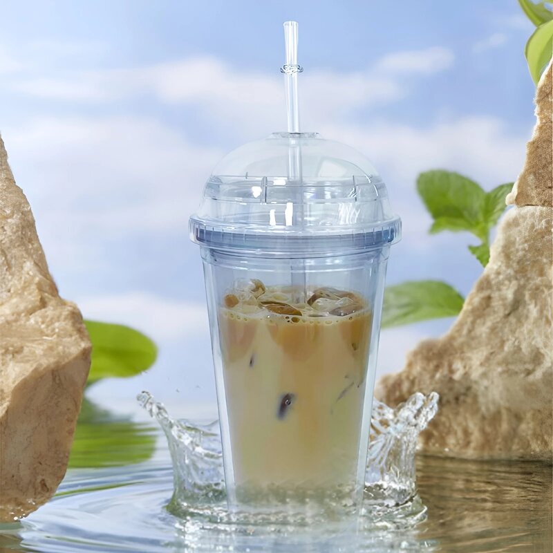 Bicchiere da latte da 20 once con coperchi a cupola bicchieri per bevande in plastica a doppia parete con cannuccia bottiglia d'acqua trasparente riutilizzabile tazza di frutta trasparente