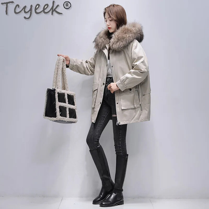 Женская парка средней длины Tcyeek 23, зимняя теплая куртка со съемной подкладкой из кролика Рекс, Корейская женская одежда с воротником из меха енота