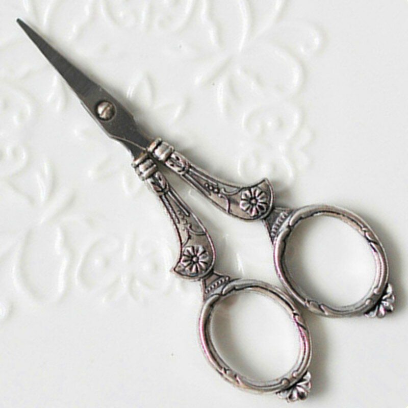 Fashion Retro Carved Stainless Steel Scissors Handicraft Paper Cutter Tool Home Tailor Cross Stitch Shears School Office Supply