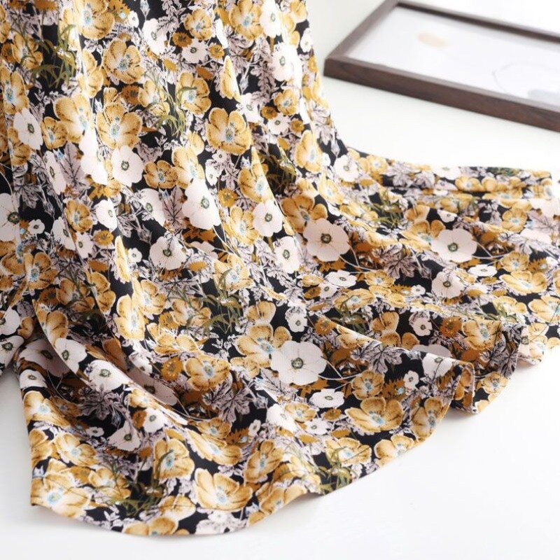 Celana kaki lebar sifon baru tipis musim panas wanita saku Korea celana Capris longgar mode bunga terkotak pinggang tinggi elastis 2024