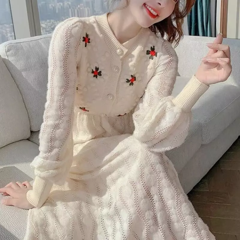 Gaun Wanita Rajutan Sulaman Bunga Manis Gaun Maxi Lengan Panjang untuk Wanita Gaya Korea Pesta Ramping Musim Gugur Musim Dingin Jubah 24612