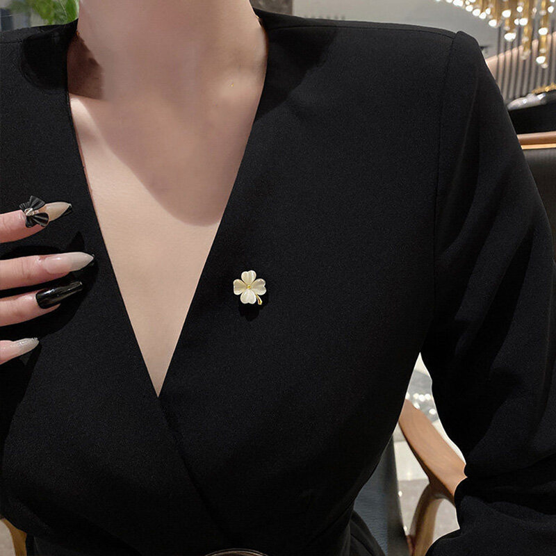 Fashion Brooch Set Flower Bow Brooches for Women Metal Anti-glare Lapel Pin Fixed Clothes Pins Sweater Coat Clothing Accessories
