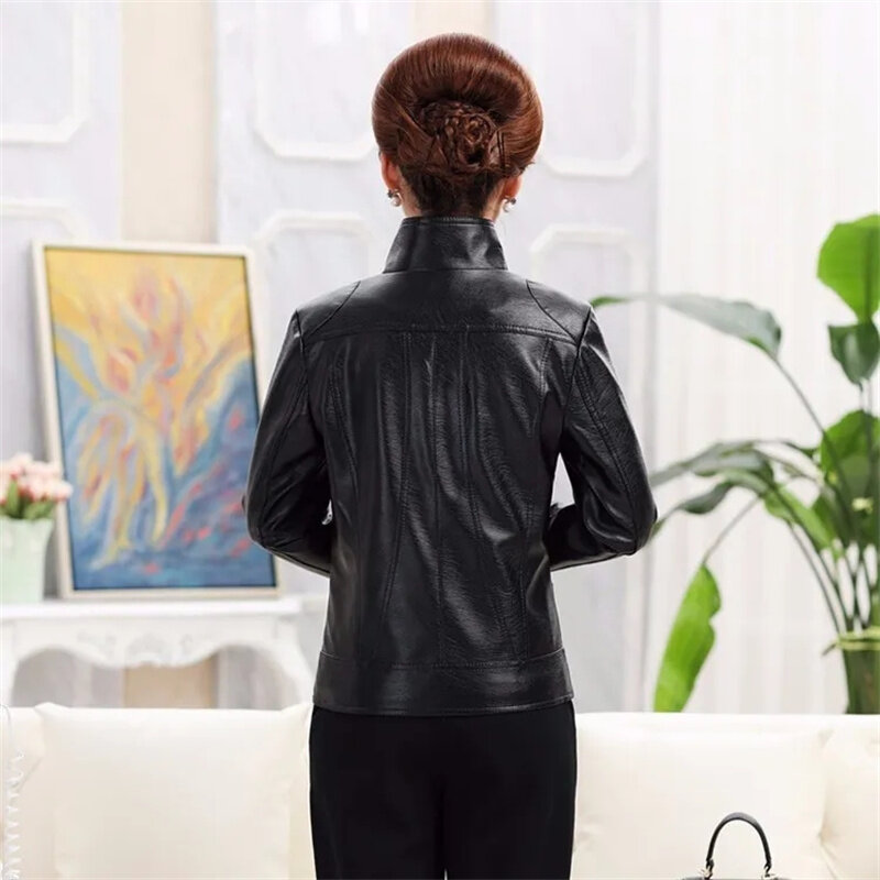 جديد معطف المرأة 2023 ربيع الخريف جديد الكورية أبلى ضئيلة منتصف العمر المسنين سترة جلدية بولي Leather معاطف جلدية معطف الإناث
