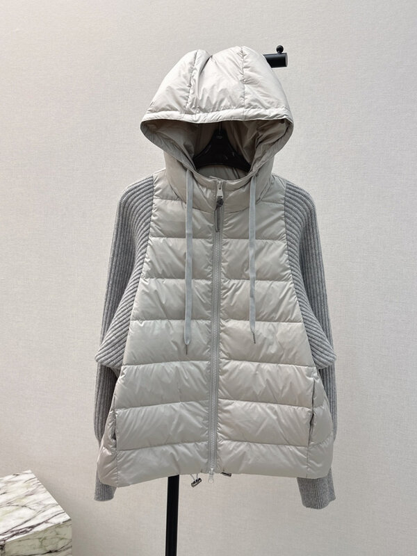 Down jacket hooded short loose version splicing knitted sleeve design warm and comfortable 2024 winter new 0105