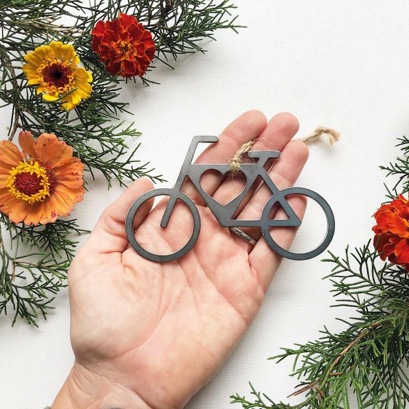 Metal Bicycle Ornaments Creative Christmas Tree Pendant Metal Bike Decor Racing Bike with Ropes Christmas Party Decoration