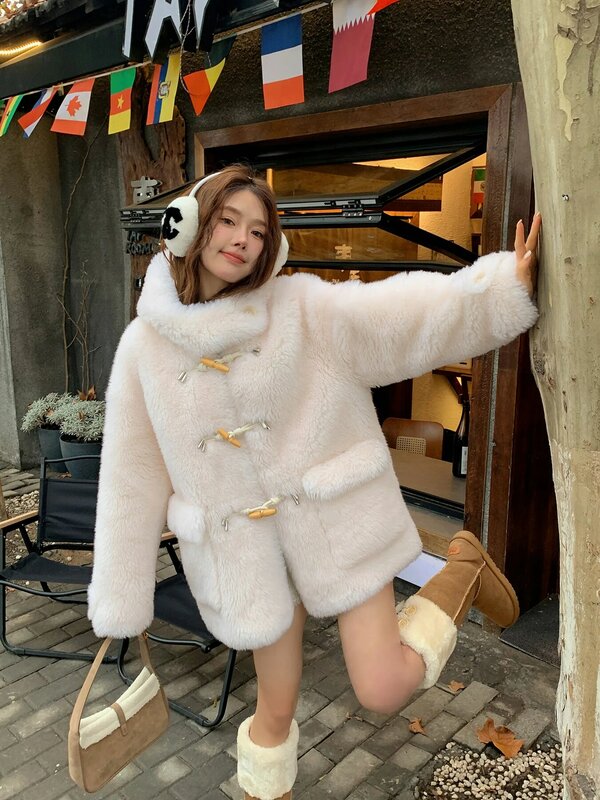 2023 Winter Women Fashion Real Lambswool Fur Coats Female Solid Color Hooded Overcoats Ladies Real Fur Buttons Jackets O544