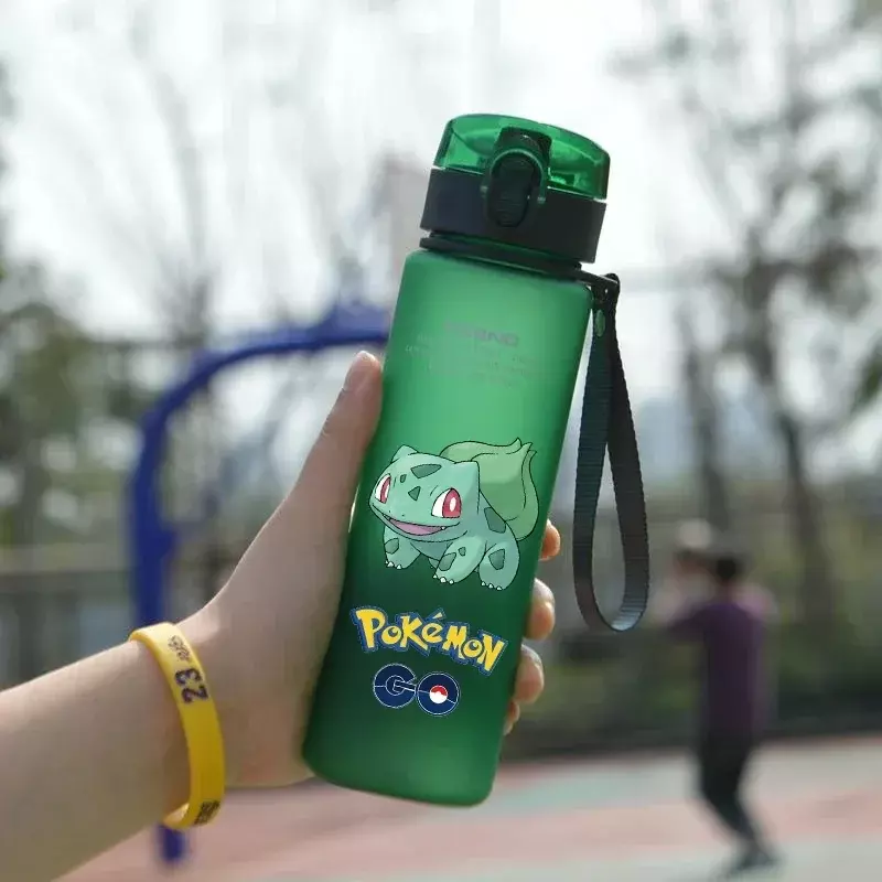 Pokemon Cartoon Green Water Cup, Plástico, Charizard, Pikachu, Estudante ao ar livre, Portátil, Grande Capacidade, Garrafa, 560ml