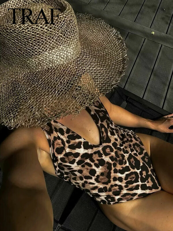 TRAF 2024 Summer Female Sexy Leopard Print tuta Fashion Holiday Beach Outfit Trendy scollo a V Slim tutine corsetto Chic Playsuit