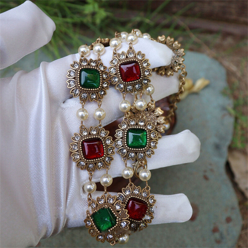 Fashion Senior Temperament Colored Glass with Rhinestone Corsage Brooch for women's girl  gift Party Jewelry accessories