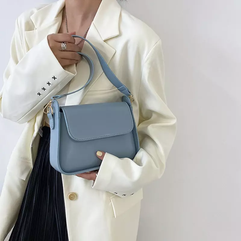 Tas selempang Vintage wanita, kantung tangan desainer penutup warna polos sederhana kulit PU untuk perempuan 2024