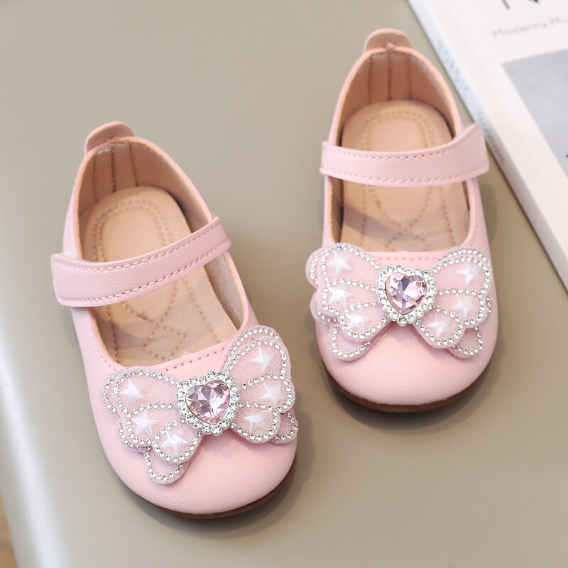 Skórzane buty dziecięce Princess Sweet Baby Girls Casual Flats for Wedding Party Rhinestone Butterfly Crystal Heart Fashion New Soft