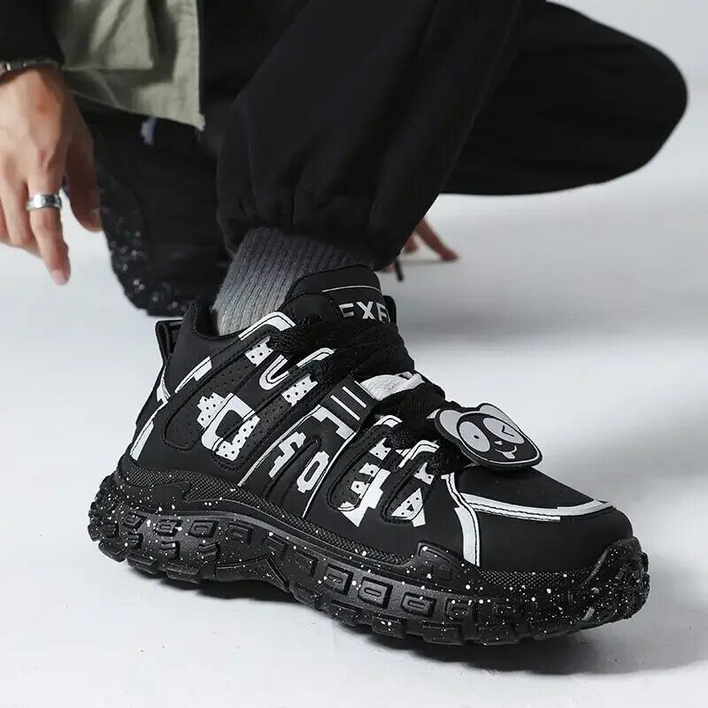 Scarpe da uomo 2023 nuova Sneaker alla moda da uomo con fondo spesso estate traspirante sport per il tempo libero facile da indossare scarpe da marea autunno