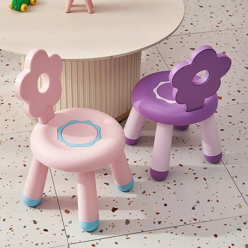 Sedie in plastica per bambini, sedie semplici per l'apprendimento, sgabelli piccoli, tavoli e sedie