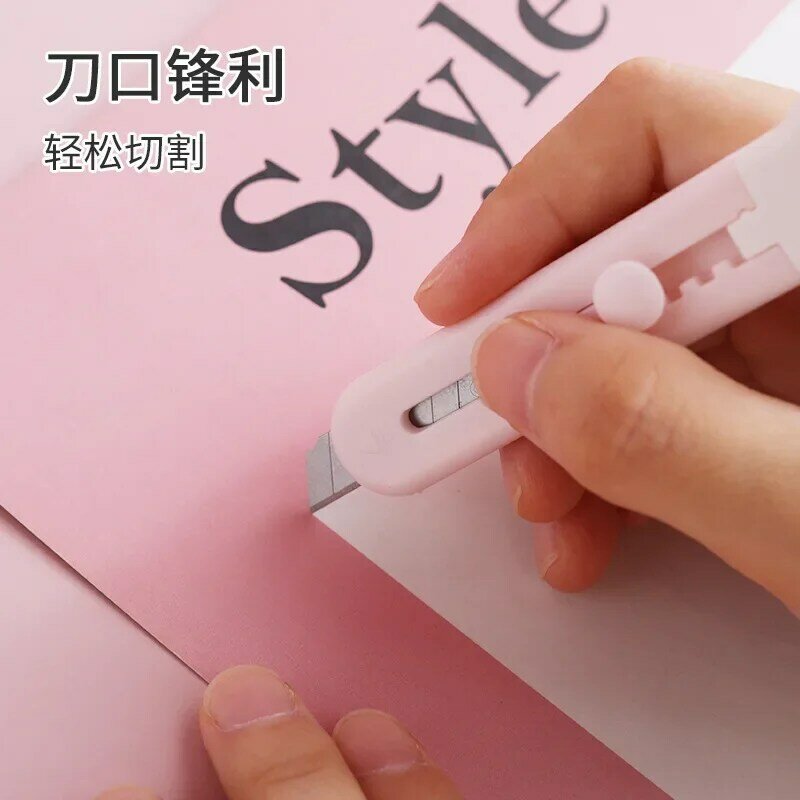 Commercio all'ingrosso Kawaii Mini Pocket Cat Paw Art Utility Knife Express Box Knife Paper Cutter Craft Wrapping cancelleria a lama ricaricabile