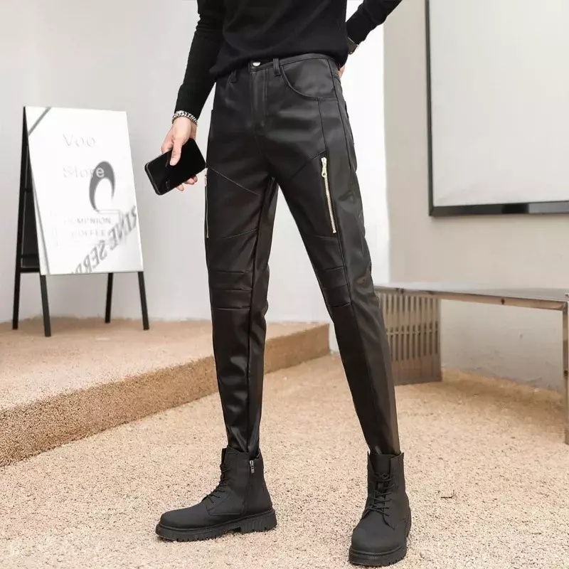Calças de lápis fino de couro fosco preto masculino, calças masculinas de motocicleta PU com emenda, fecho lateral chique com bolso, calças personalizadas