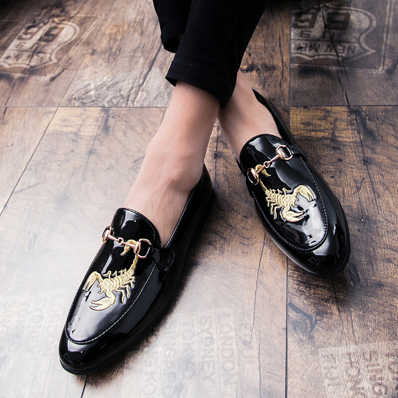 Scarpe Casual da uomo marchio di moda classico Casual da uomo scarpe in pelle Pu nero vendita calda scarpe da uomo d'affari traspiranti di grandi dimensioni