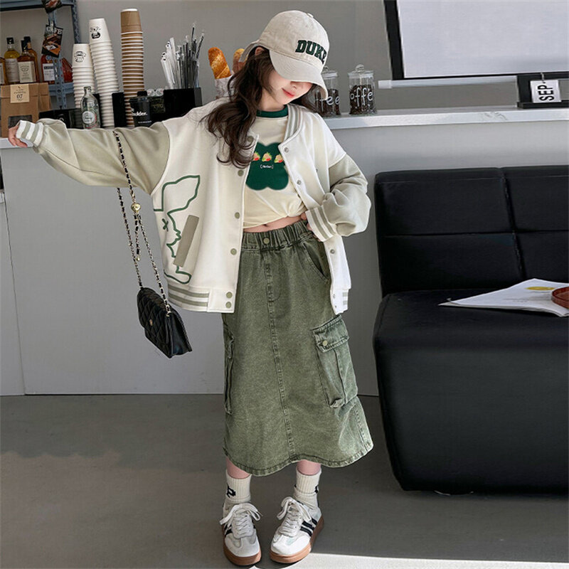 Весенняя куртка для девочек, новинка 2024, бейсбольная одежда в иностранном стиле для детей 6-15 лет, модная повседневная Корейская версия для маленьких девочек