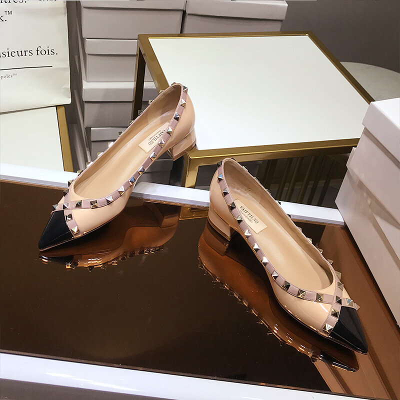 2022 nuove scarpe da donna estive con plateau scarpe a punta tacco sottile scarpe da donna Sexy poco profonde rivetto scarpe autunnali da donna in pelle verniciata