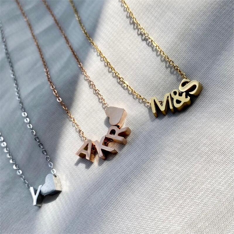 EManc petit coeur délicat breloque initiale couleur or couleur argent lettre nom pendentif pour femmes vente en gros Alphabet A-Z bijoux cadeau