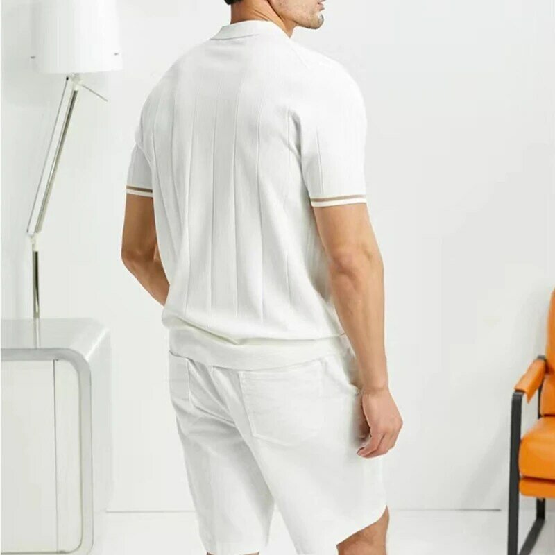 Letnie nowe męskie ubrania z klapami koszulki Polo Fashion Business Casual pionowe linie luźne jednolita, krótka rękaw cienkie topy 2024