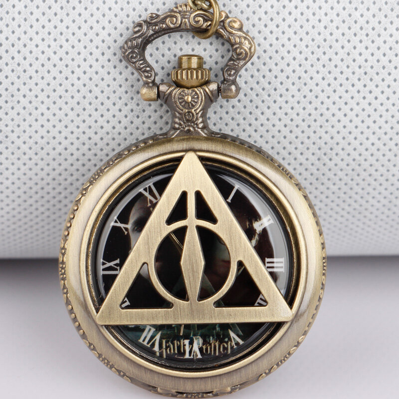 สีน้ำตาล Hollow Out ออกแบบรูปแบบสามเหลี่ยมเด็ก Man สร้อยสตรีของขวัญ Vintage Quartz นาฬิกาพ็อกเก็ตนาฬิกา CF1246
