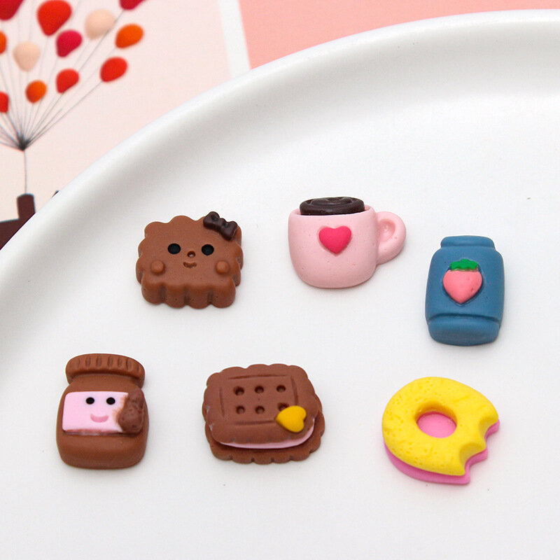 10 sztuk/worek ciasteczka domowe miniaturowe jedzenie zagraj w wystrój Minicartoon frytki żywica wystrój żywności udawaj zagraj w akcesoria dla lalek