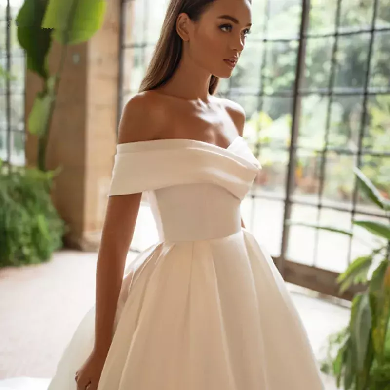 Elegant white satin wedding dress Pompadour dress with shoulder buttons pleated train length bridal gown vestidos de novia